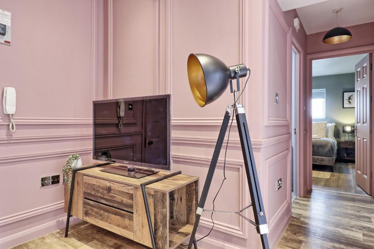 Urban Stylish - *